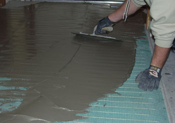 Installation of a floor heating roll